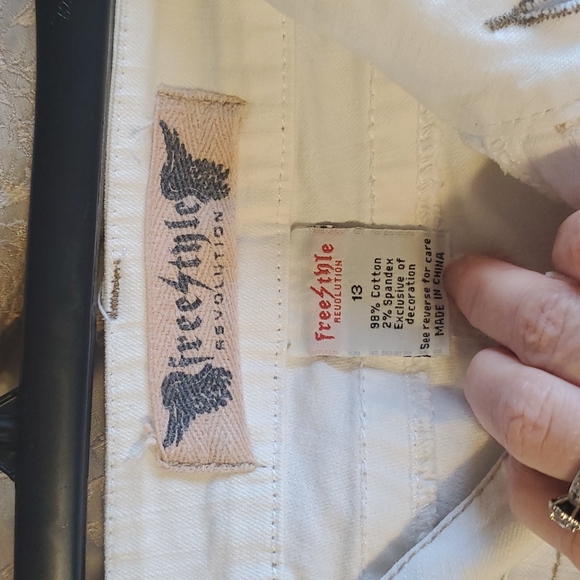 White capri jeans - Picture 7 of 7